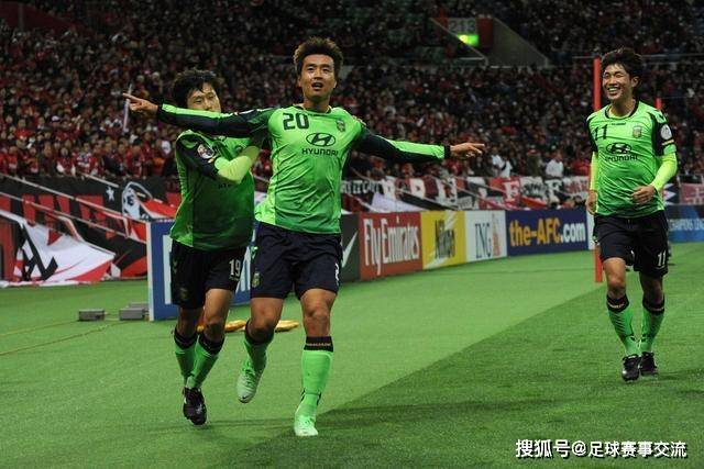 杜兰特与欧文重聚 中国赛前亮相引关注